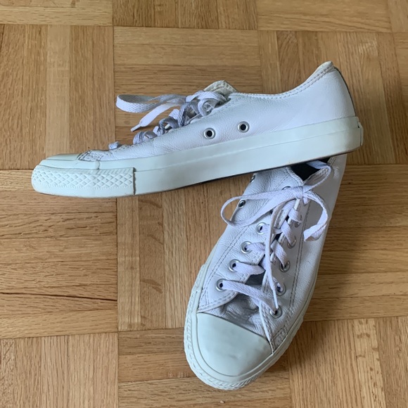 White leather converse low tops - Picture 2 of 7